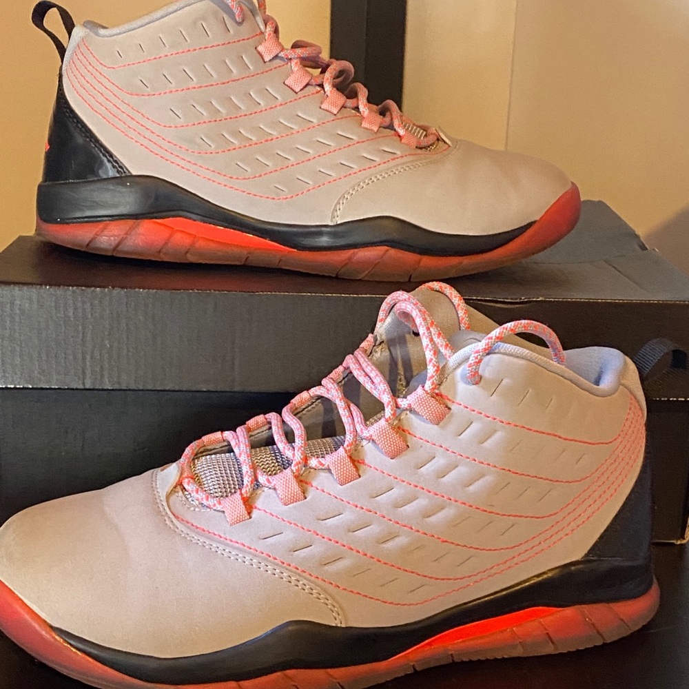 Jordan Velocity shoes size 5y